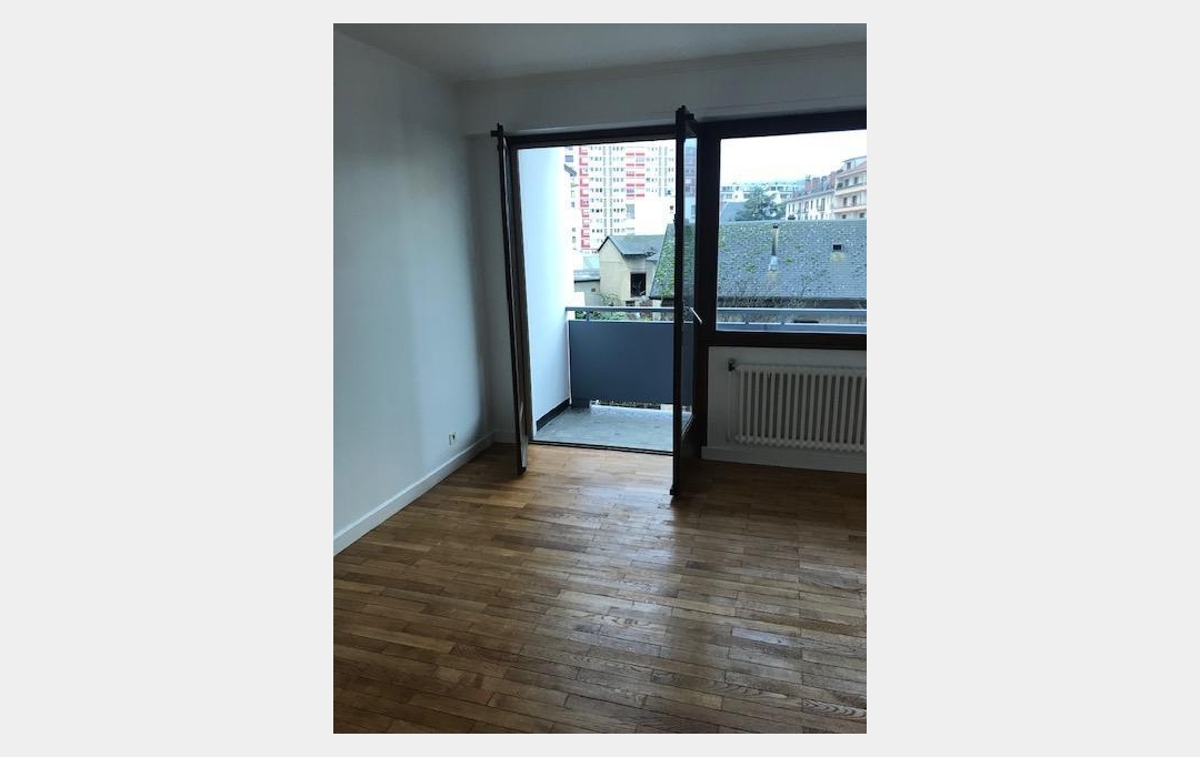 ABRIS & CO IMMOBILIER : Appartement | CHAMBERY (73000) | 54 m2 | 717 € 