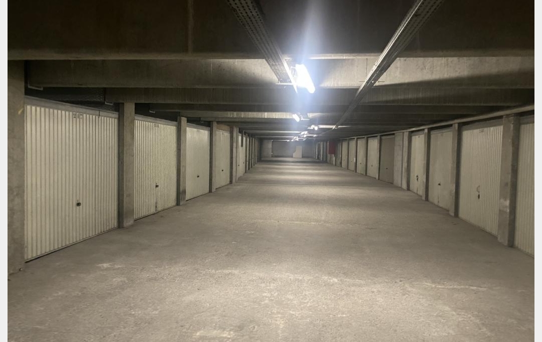 ABRIS & CO IMMOBILIER : Garage / Parking | CHAMBERY (73000) | 0 m2 | 101 € 