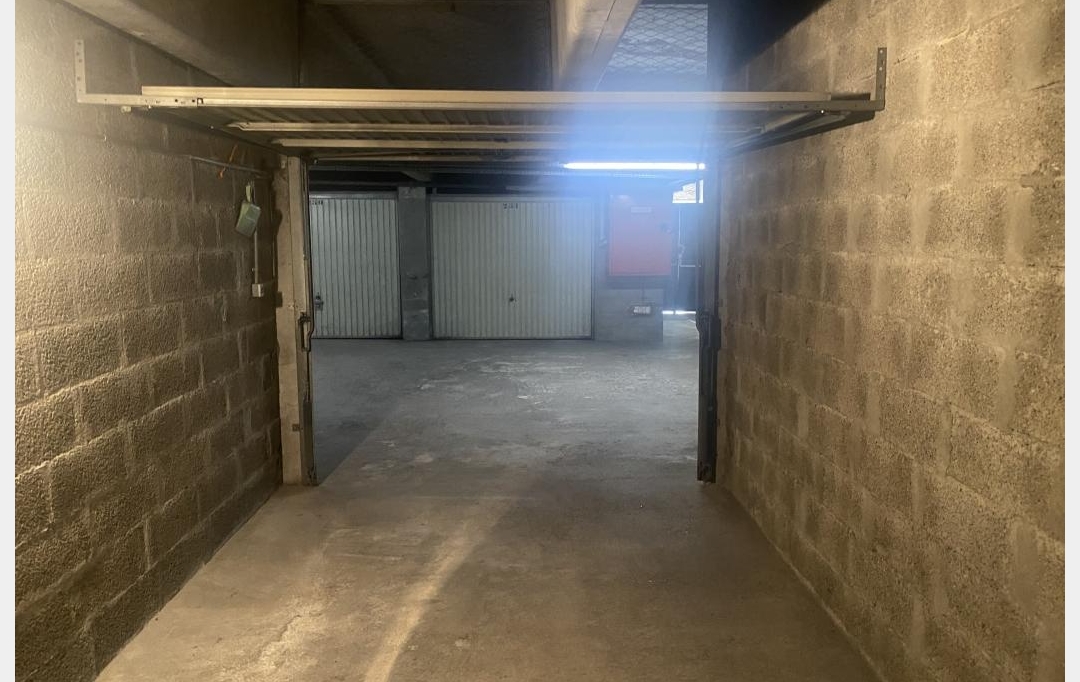 ABRIS & CO IMMOBILIER : Garage / Parking | CHAMBERY (73000) | 0 m2 | 101 € 