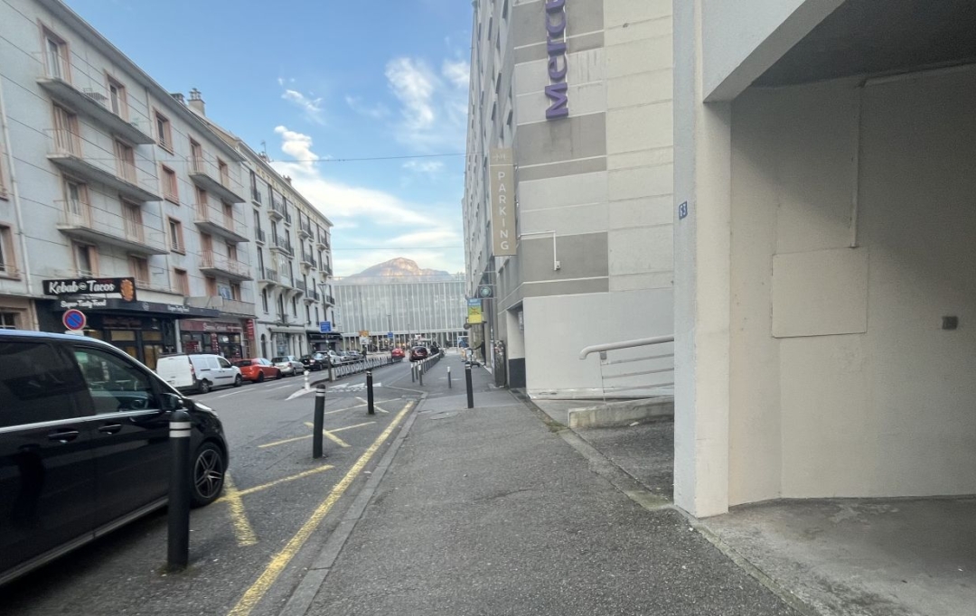 ABRIS & CO IMMOBILIER : Parking | CHAMBERY (73000) | 0 m2 | 100 € 